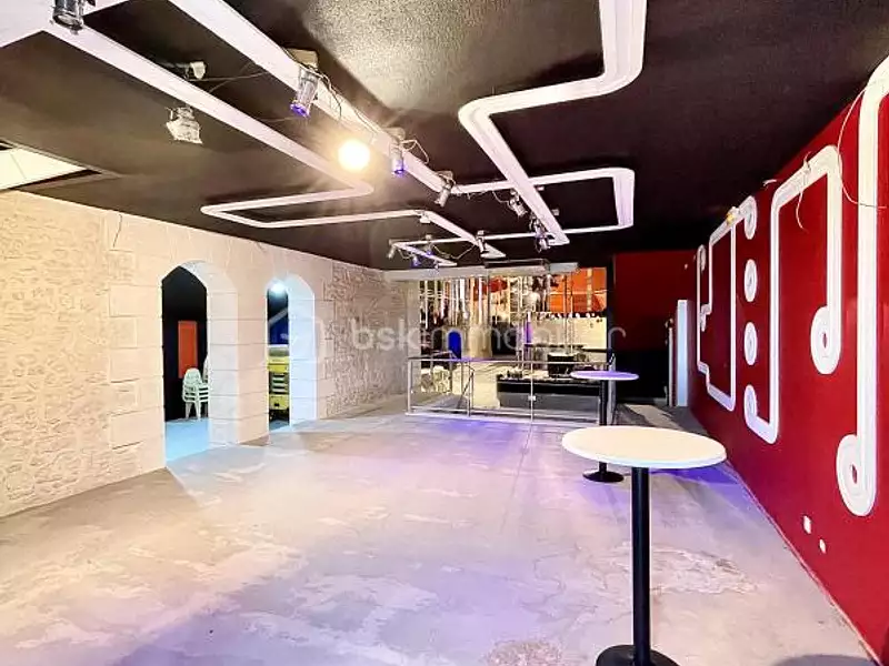 Immeuble, 950 m²
