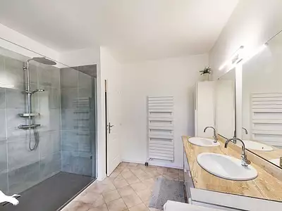 Maison, 235 m²