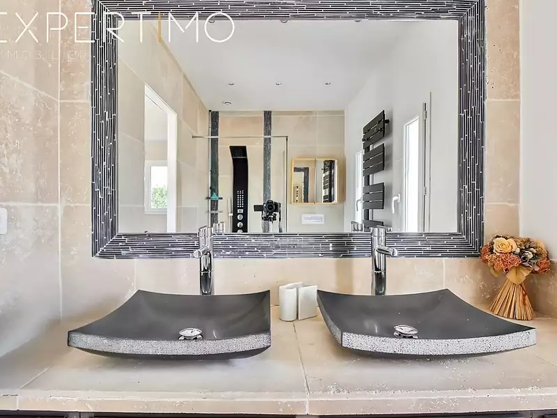 Maison, 220 m²