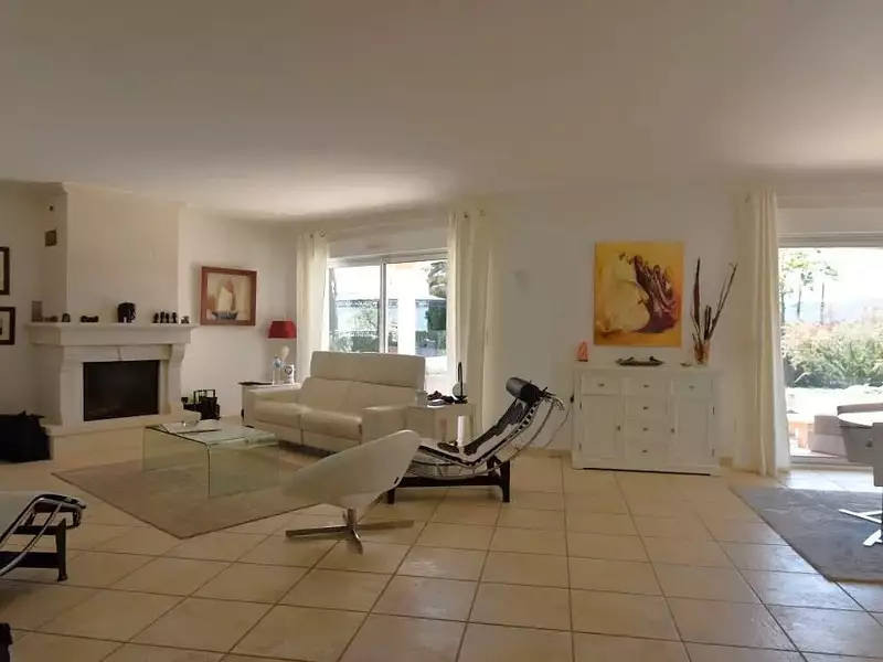 Maison, 185 m²