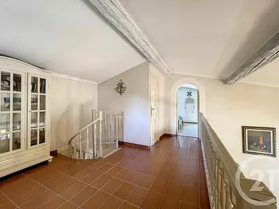 Maison, 245 m²