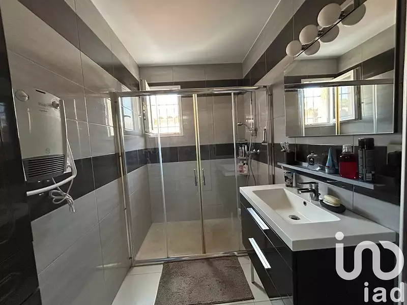 Maison, 99 m²