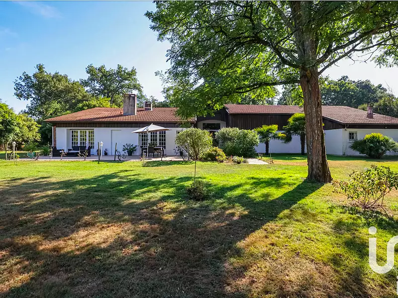Maison, 305 m²