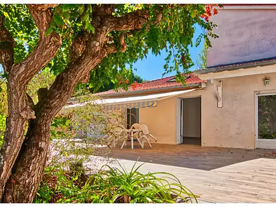 Maison, 242 m²