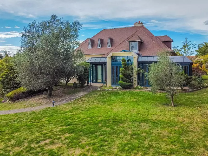 Maison, 261 m²