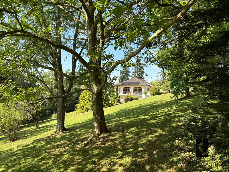 Maison, 244 m²