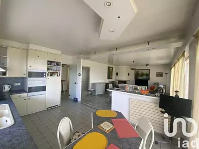 Maison, 215 m²