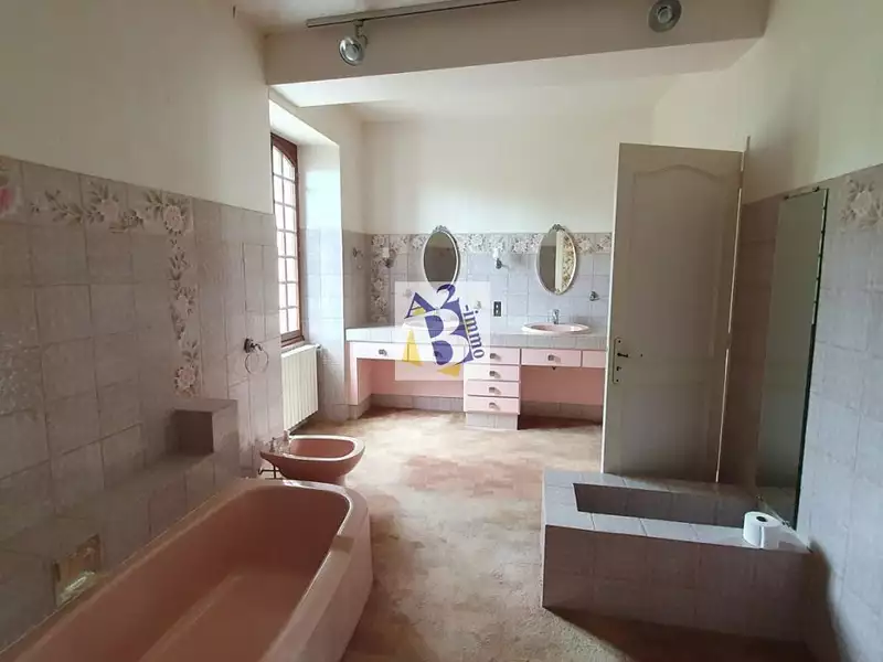 Maison, 221 m²
