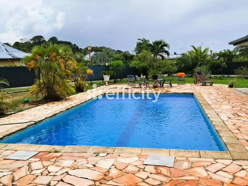 Maison, 168 m²