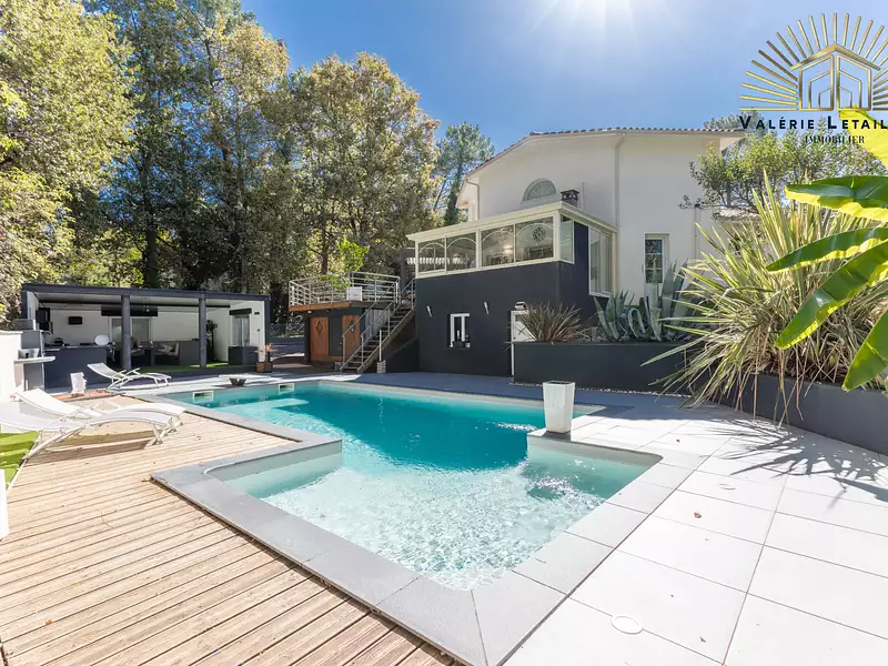 Maison, 180 m²