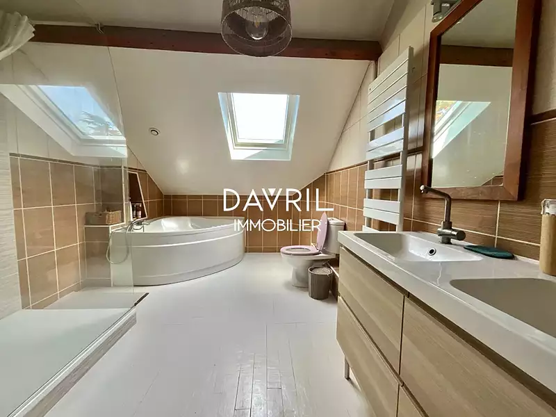 Maison, 170 m²