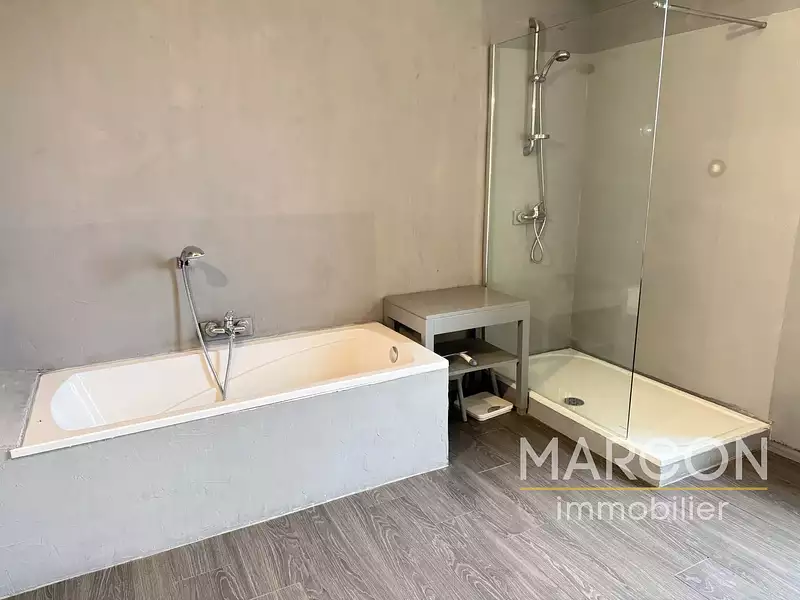 Maison, 190 m²