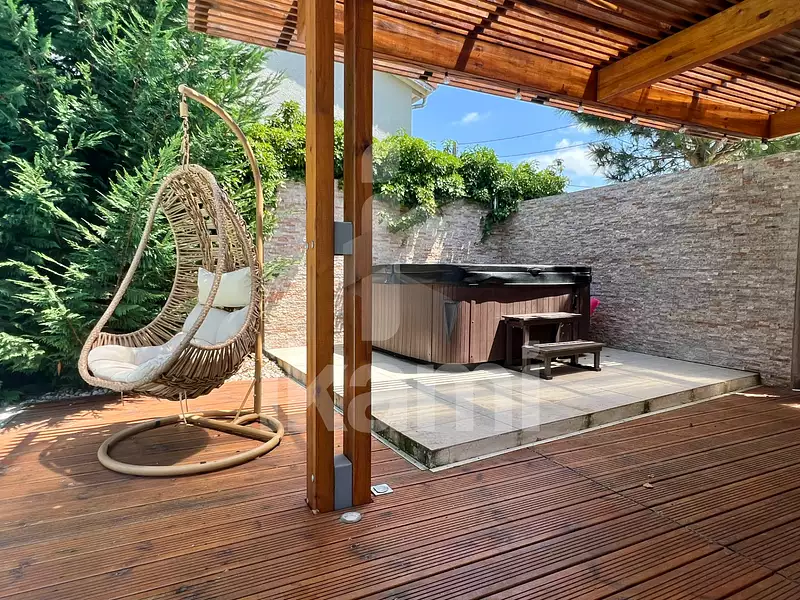 Maison, 280 m²