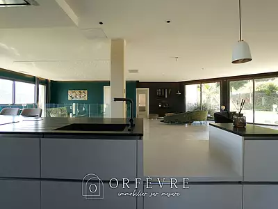 Maison, 413,27 m²