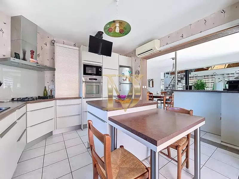 Maison, 227 m²