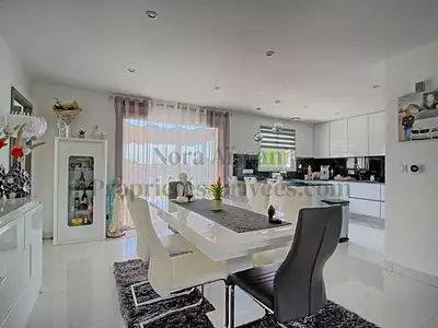 Maison, 122 m²