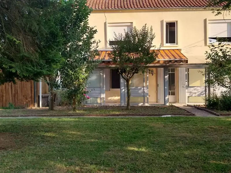 Immeuble, 218 m²