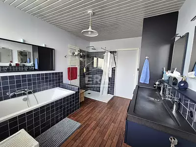 Maison, 297 m²