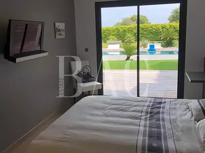 Maison, 250 m²
