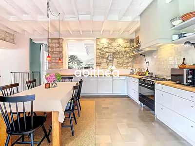 Maison, 250 m²
