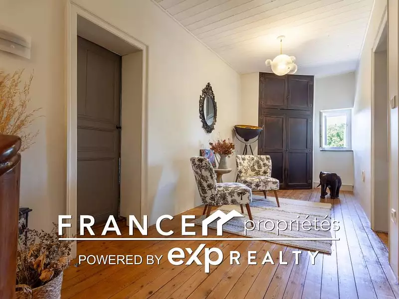Maison, 245 m²