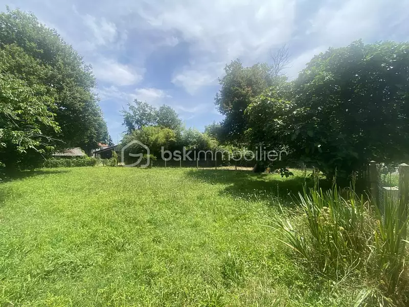 Terrain, 300 m²