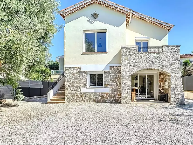Maison, 230 m²