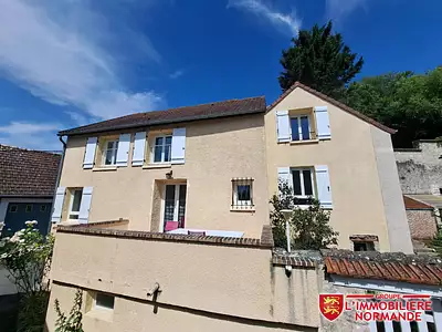 252 000 € 2 046 €/m² Maison • 123,15 m² • 5 pièces • 4 chambres • Ter. 134 m² Bennecourt (78270)