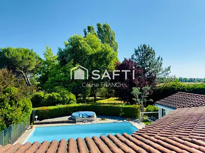 Maison, 240 m²