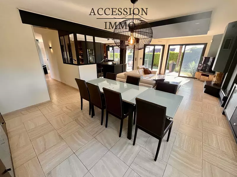 Maison, 195 m²