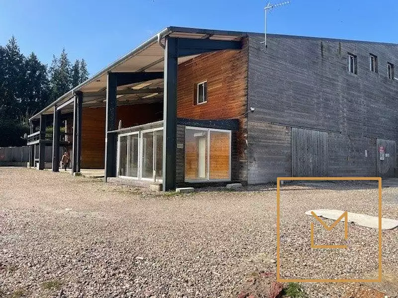 Divers, 1 100 m²