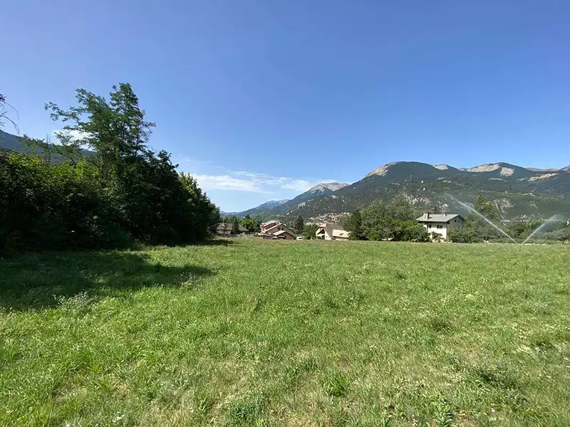 Terrain, 590 m²