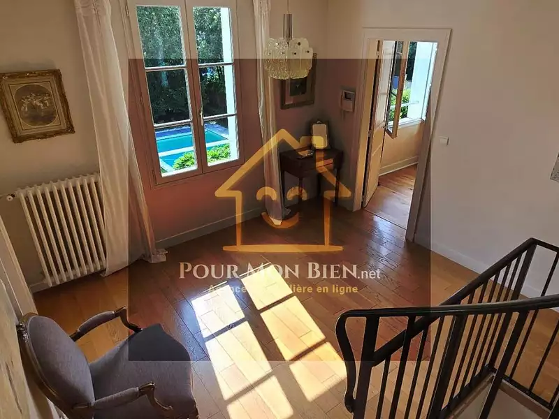 Maison, 345 m²