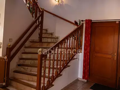 Maison, 250 m²