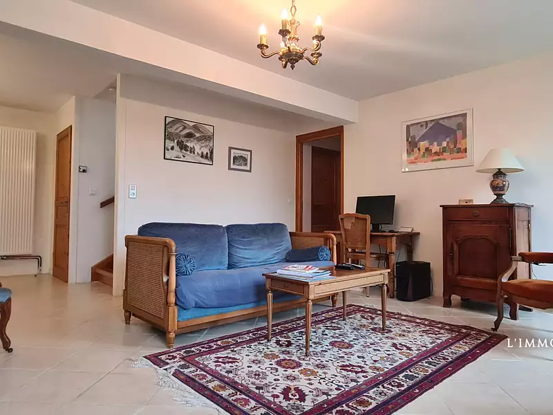 Maison, 307,4 m²
