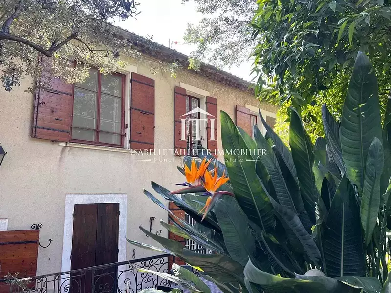 Maison, 280 m²