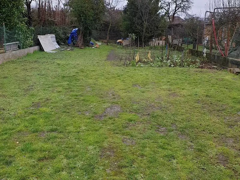 Terrain, 411 m²