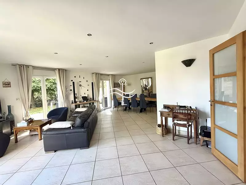 Maison, 215 m²