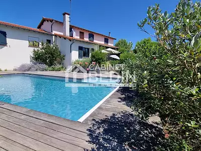 Maison, 196,7 m²