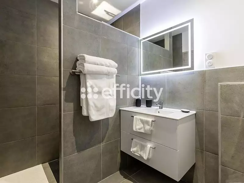Maison, 340 m²
