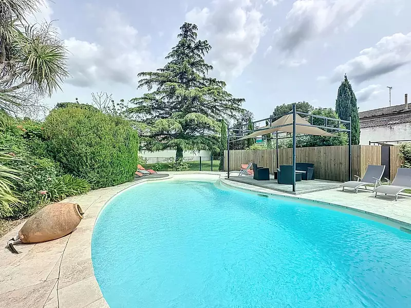 Maison, 390 m²