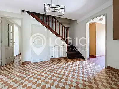 Maison, 225 m²