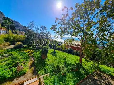 Maison, 818 m²