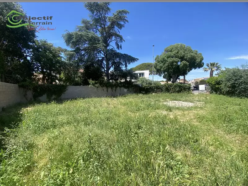 Terrain, 319 m²