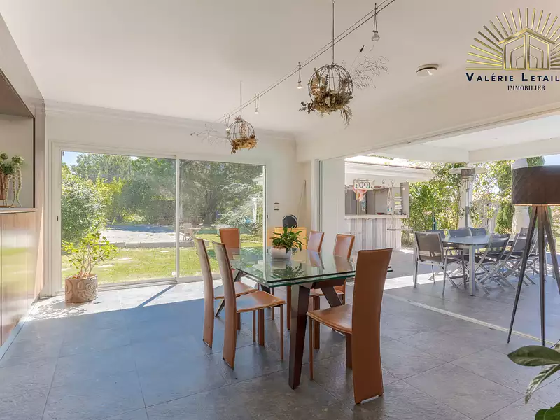 Maison, 249 m²