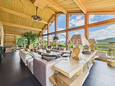 Maison, 704 m²
