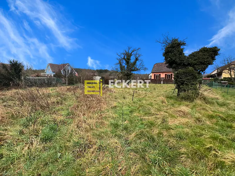 Terrain, 697 m²