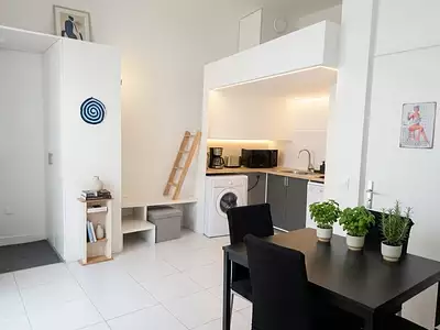 210 000 € 9 602 €/m² Appartement • 21,87 m² • 1 pièce • 1 chambre Charenton-le-Pont (94220)