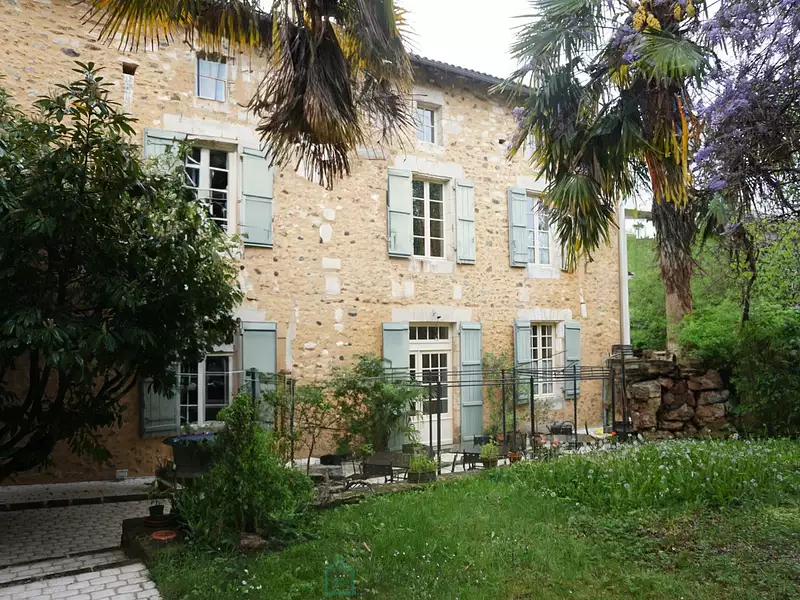 Maison, 600 m²