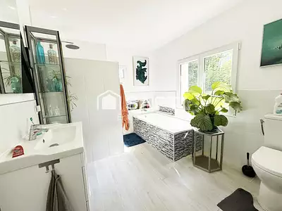 Maison, 241 m²